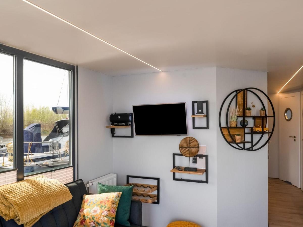 Beautiful Houseboat In Marina Of Volendam酒店 外观 照片